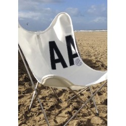 photo fauteuil en voile, blanc et noir, de face, collection Vent de Voyage X Airborne
