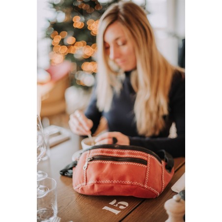 photo sac banane en voile, marron