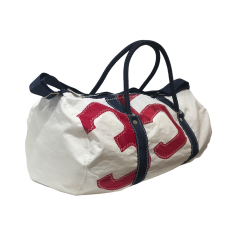 sac de voyage en voile, blanc avec numéro rouge, de biais