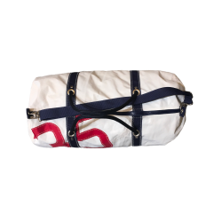 sac de voyage en voile, blanc avec numéro rouge, du dessus