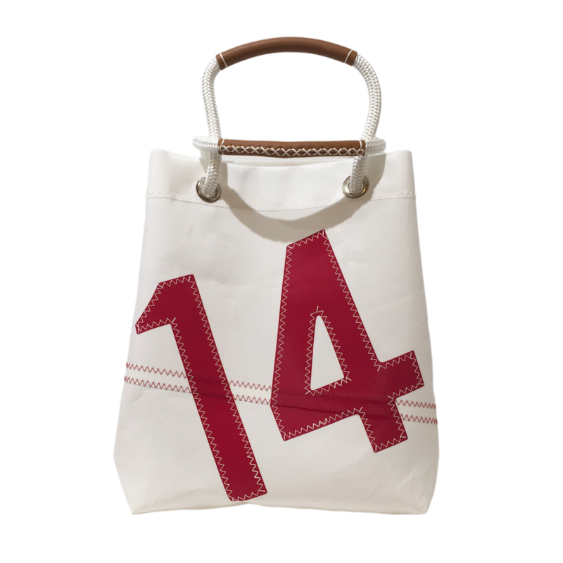sac à main en voile, blanc avec des numéros rouges, de face