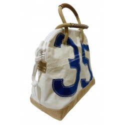 sac à main en voile, blanc avec numéro bleu, de biais
