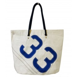 sac cabas blanc avec numéro en bleu, en voile "cowes" de face