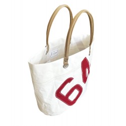 sac cabas blanc avec numéro rouge, en voile "cowes" de biais