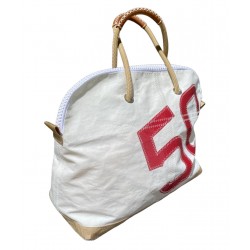 sac de voyage blanc avec numéro rouge de biais