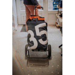 photo caddie de course en voile, bleu avec numéro en voile