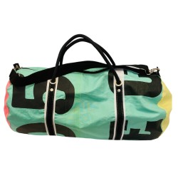 Regate L voile catamaran rose, vert et jaune