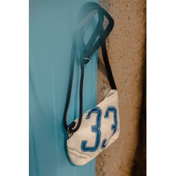 photo sac à main en voile, rouge et blanc