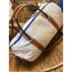 Regate S, with leather, white sail and blue line