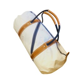 Regate S cuir et voile profil