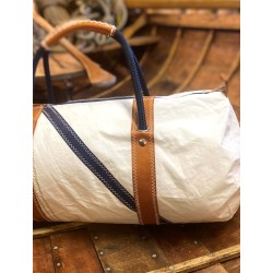 Regate S cuir et voile détail