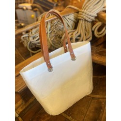 Fastnet cuir et voile profil