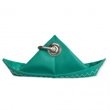 porte clés en forme de bateau fait en voile, vert d'eau